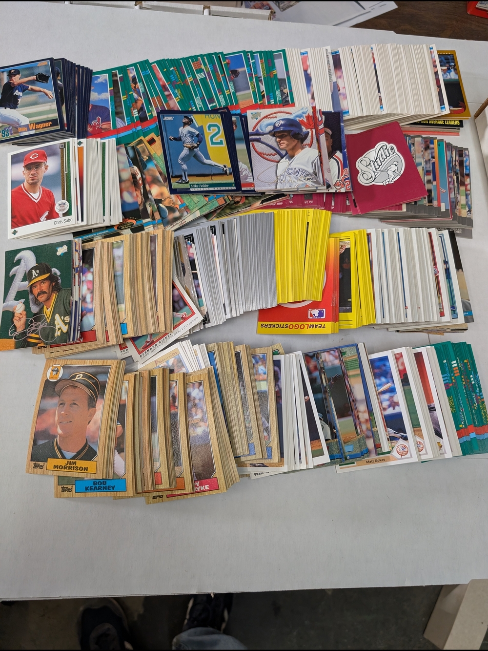 Bulk Baseball Card Lot - 800 Assorted Trading Cards Late 1980's To Early 1990's